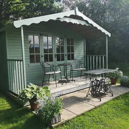 Hedgehog Holiday Home In The Countryside, 10 Mins To Lligwy Beach Llandyfrydog Exterior photo