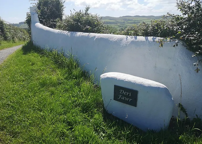 Hedgehog Holiday Home In The Countryside, 10 Mins To Lligwy Beach